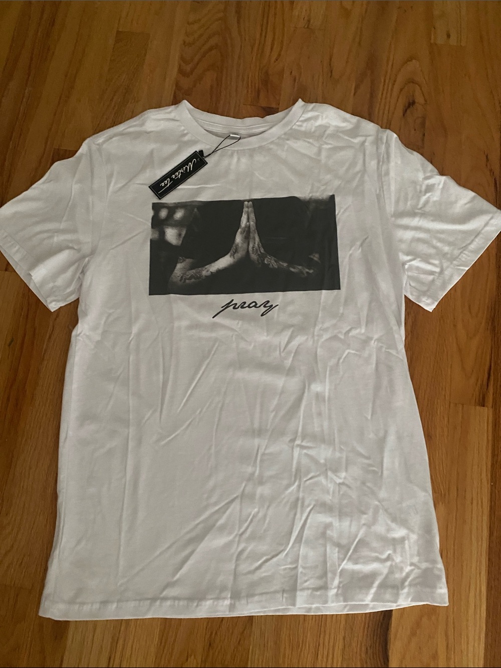 New Large Mister Tee White Pray Graphic TShirt